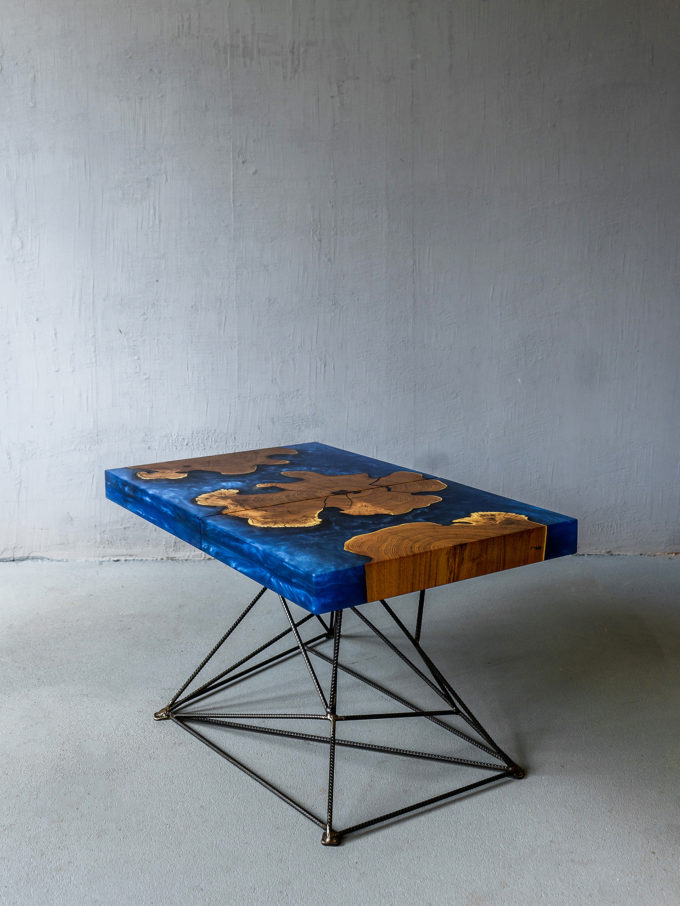 table-solid-conference-agat-zivica-frame