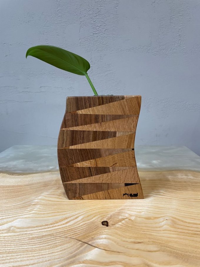 vase_decoration_wood_stem