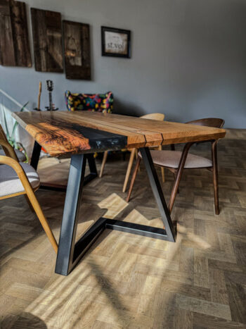 jedalensky-stol-dreveny