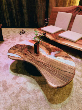 konferencny-stol-orech-dreveny